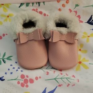 Freshly Picked Shearling Bow Moccs - Size 3
